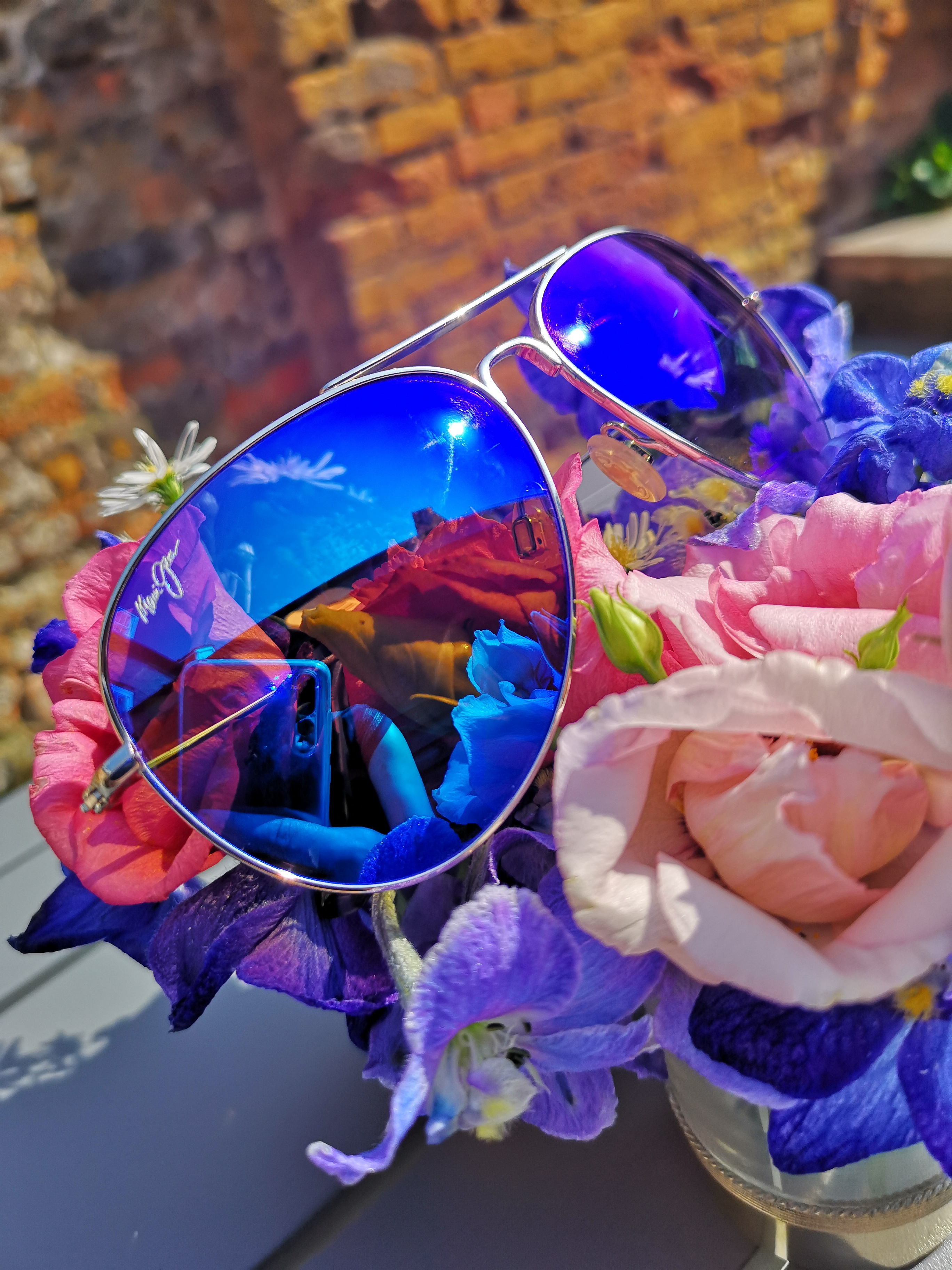 An exclusive opportunity to view the complete Maui Jim range